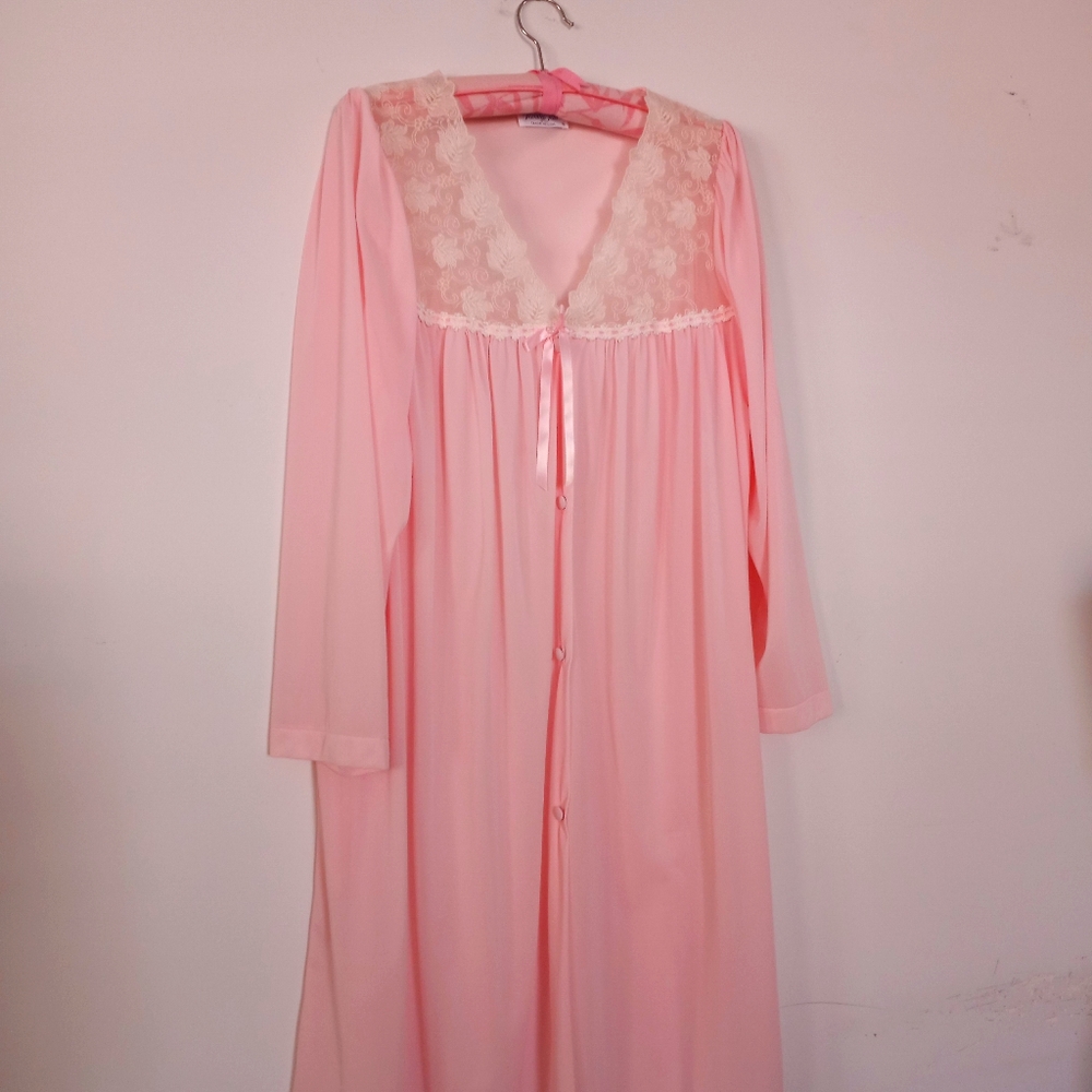 Vintage Vanity  Fair Robe Gown
